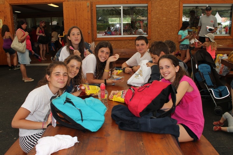 Village Camps International Summer Camp Leysin, Switzerland 2025-08-09 https://www.villagecamps.com/journals_admin/images/695-10-yellowgreenies (103).jpg